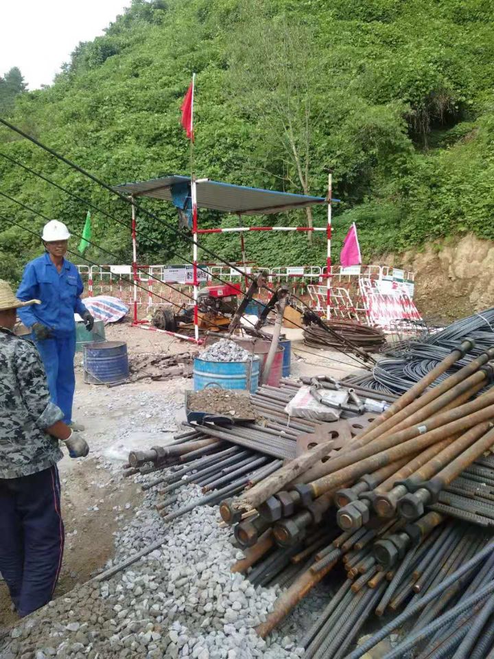 貨運(yùn)架空索道安裝